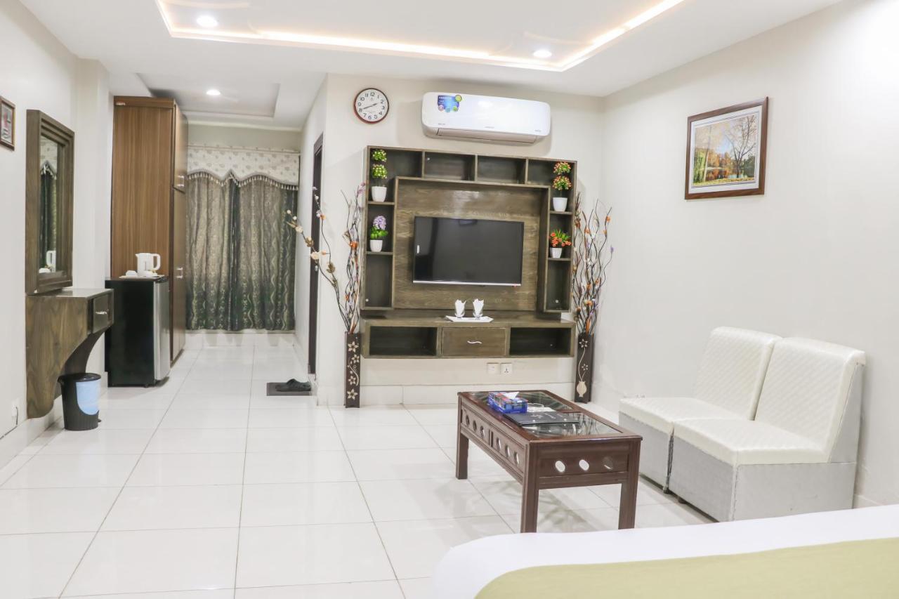 Hotel Crown Inn Мултан Екстер'єр фото