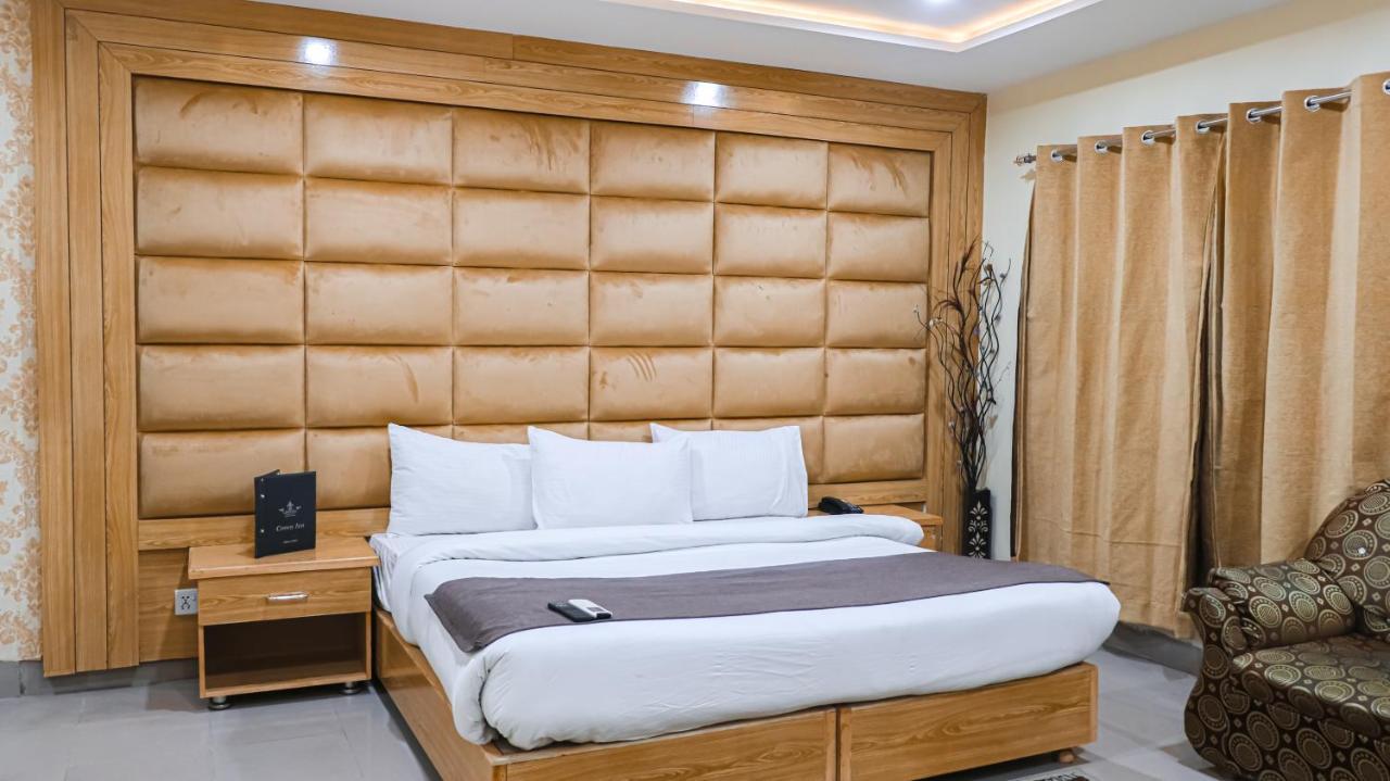 Hotel Crown Inn Мултан Екстер'єр фото