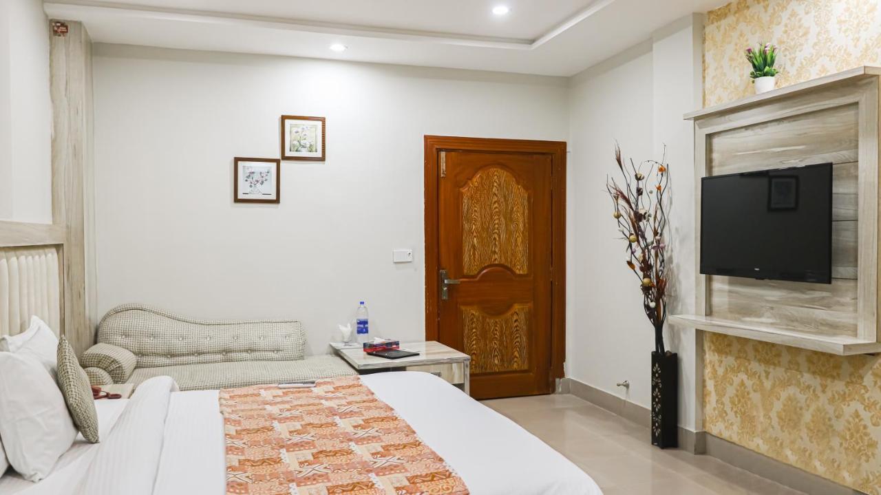 Hotel Crown Inn Мултан Екстер'єр фото