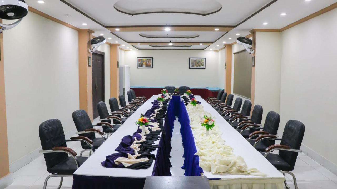 Hotel Crown Inn Мултан Екстер'єр фото