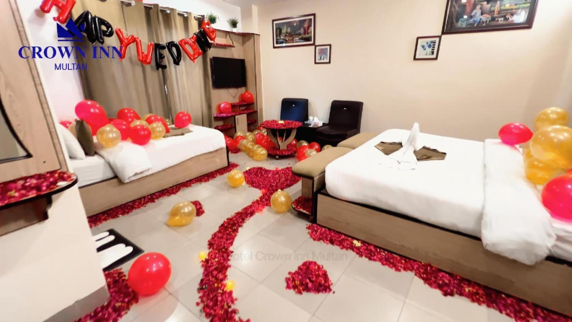Hotel Crown Inn Мултан Екстер'єр фото