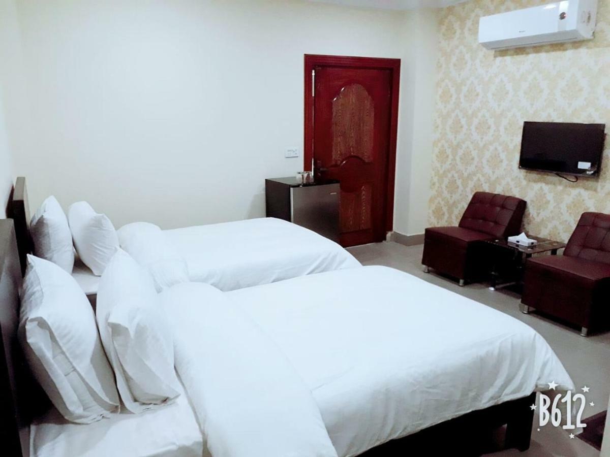 Hotel Crown Inn Мултан Екстер'єр фото